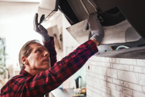 Why You Shouldn't Perform Kitchen Flue Maintenance and Cleaning for Your Lakewood CA Business on Your Own